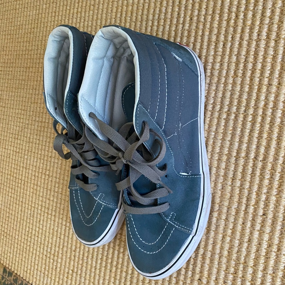 Vans - Picture 2 of 4